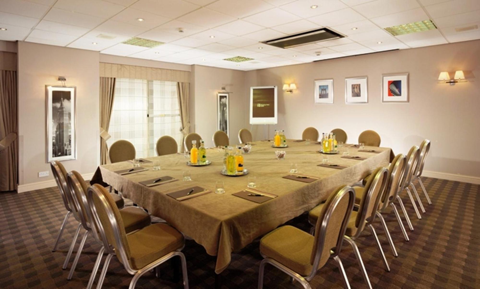 Regency Park Hotel, Health Club & Spa Thatcham Extérieur photo