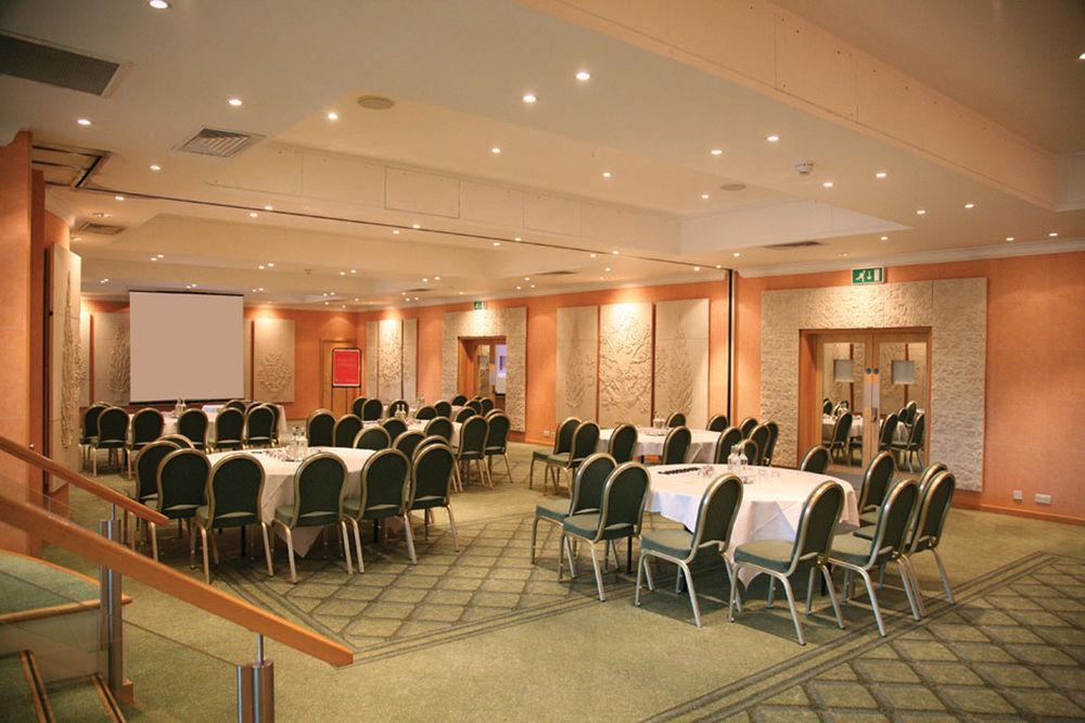 Regency Park Hotel, Health Club & Spa Thatcham Extérieur photo